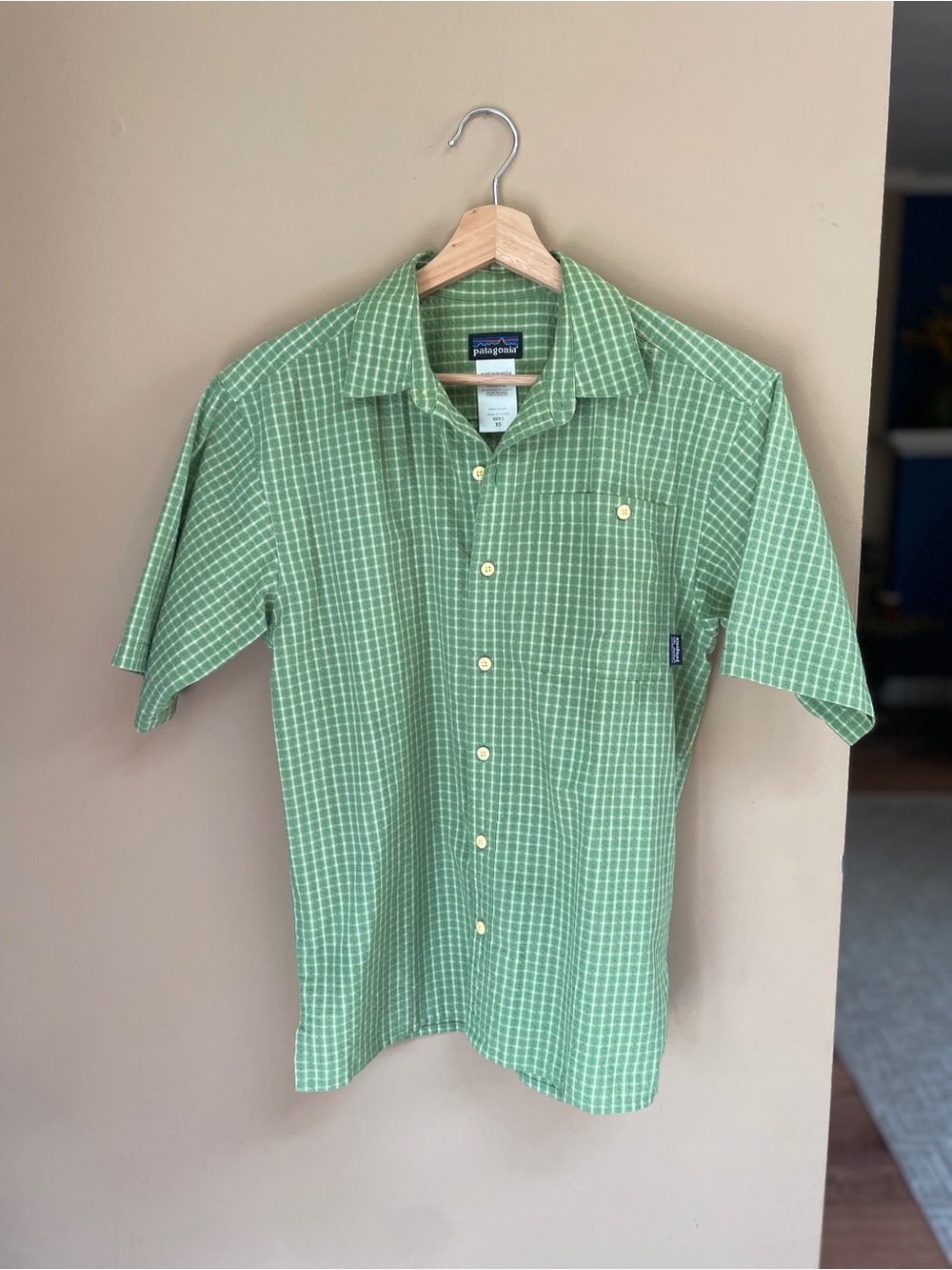 Patagonia Mens Button Down Shirt Size XS Seersucker Organic Cotton Blend Green